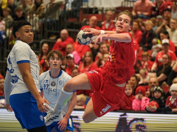 Freyr Aronsson skorar eitt af mörkum sínum í leiknum. 