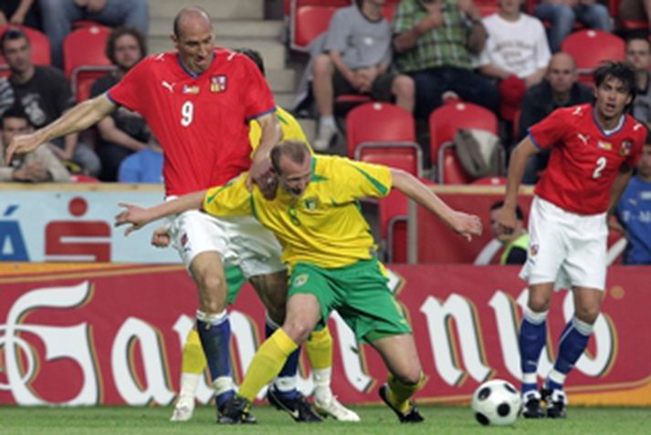 Jan Koller skoraði bæði mörk Tékka í 2-0 sigri eftir atvikið neyðarlega í gær