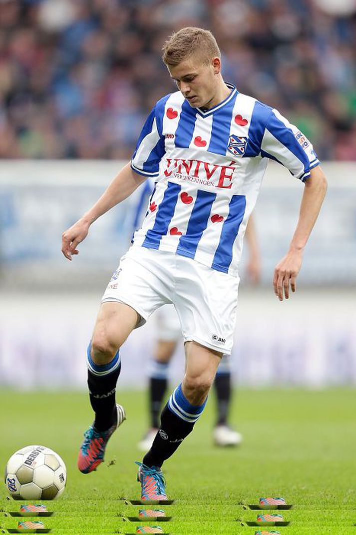 Alfreð Finnbogason kann vel við bláu og hvítu litina í búningi Heerenveen.