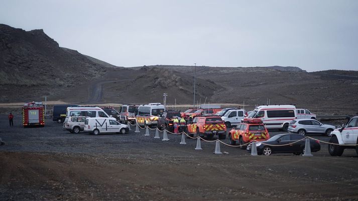 Viðbragðsaðilar biðu átekta fyrr í dag.