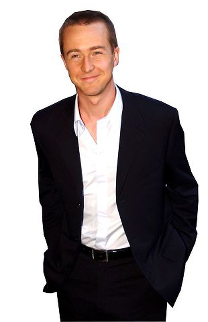 Slyngur Edward Norton græddi mikið á því að leika í pókermyndinni Rounders og hefur haft það fyrir sið að tæma vasa Woody Harrelson í spilum.