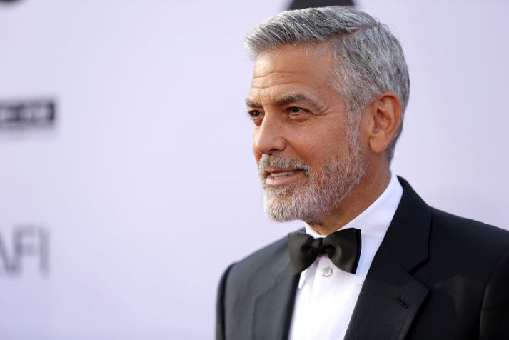 George Clooney var fluttur á sjúkrahús eftir áreksturinn en útskrifaður þaðan samdægurs.