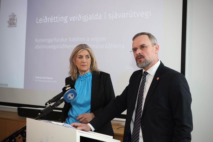 Atvinnuvegaráðherra og fjármálaráðherra kynntu breytingu á lögum um veiðigjald 25. mars síðastliðinn.