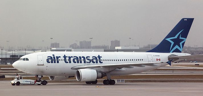 Konan ferðaðist með Air Transat,