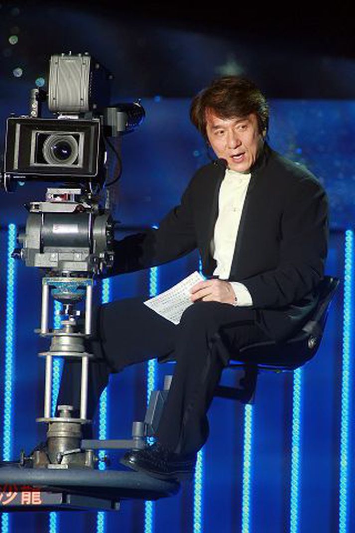 jackie chan Hasarmyndaleikarinn Jackie Chan ætlar að starfa með Zhang Yimou.
