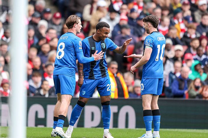 Alex Scott og Junior Eli Kroupi skoruðu mörk Bournemouth í dag. Sá þriðji á myndinni, Ryan Christie, gaf Arsenal víti.