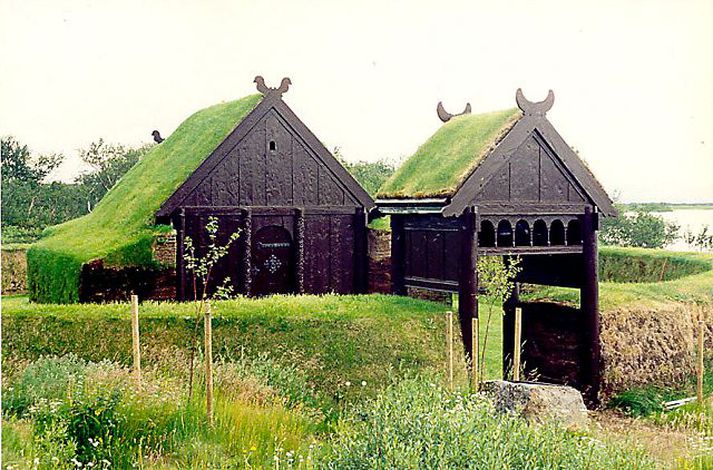 Nýja bænhúsið á Rönd við Sandvatn verður vígt á sunnudag sem hluti opnunarhátíðar Sumartónleika á Mývatni sem fagna nú tuttugu ára afmæli.