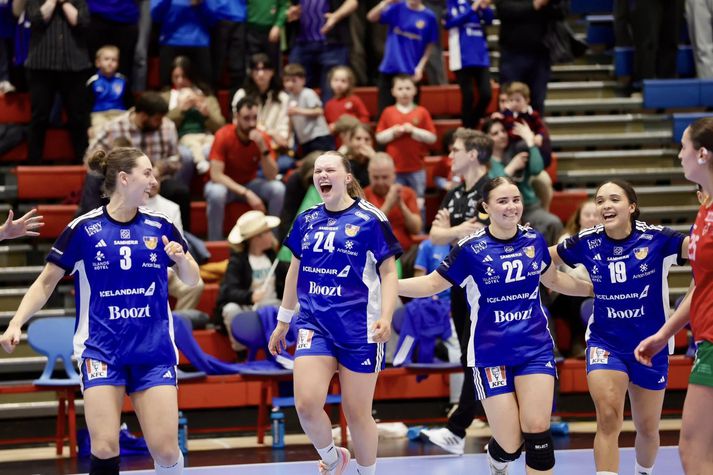 Ísland tryggði sig inn á EM með öruggum sigri gegn Portúgal í lokaumferð undankeppninnar á sunnudaginn.