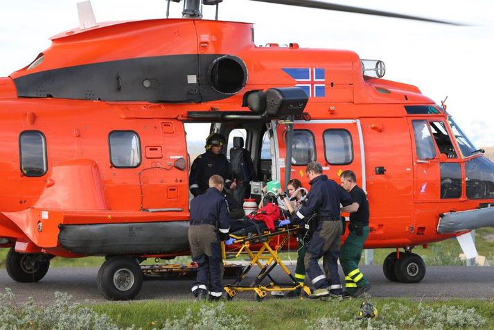 Konan var flutt með þyrlu Landhelgisgæslunnar til Reykjavíkur.