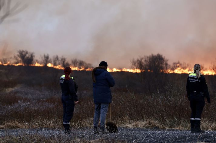 Töluverður fjöldi er kominn til að fylgjast með.