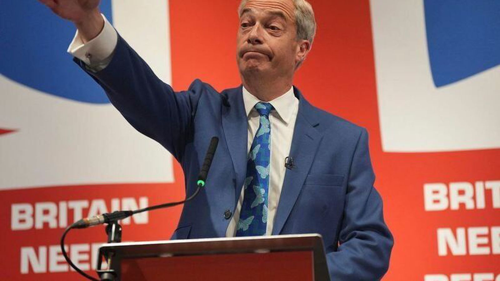 Farage og fé­lagar í Reform marg­falda styrk sinn í sveitar­stjórnum Eng­lands