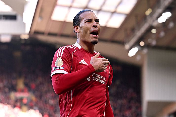 Virgil van Dijk og félagar eru í baráttu um sæti í Meistaradeild Evrópu á næstu leiktíð.