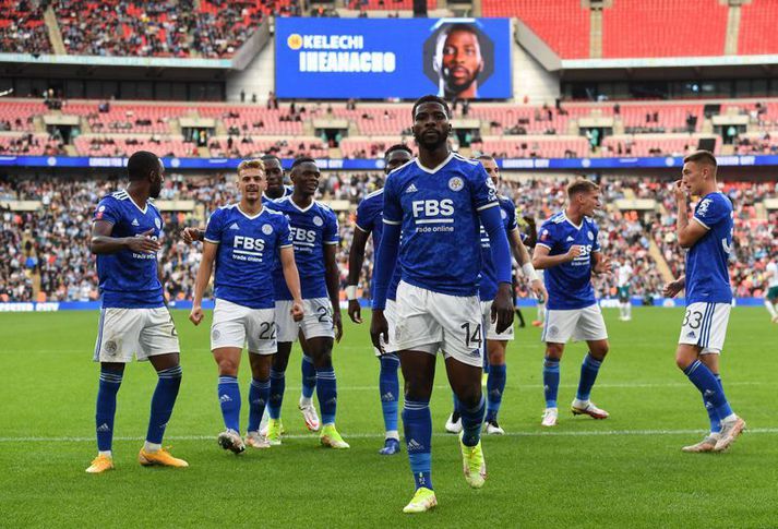 Kelechi Iheanacho fer ekki fyrir liði Leicester City í Póllandi. Hann þurfti að snúa aftur heim og missir af leiknum.