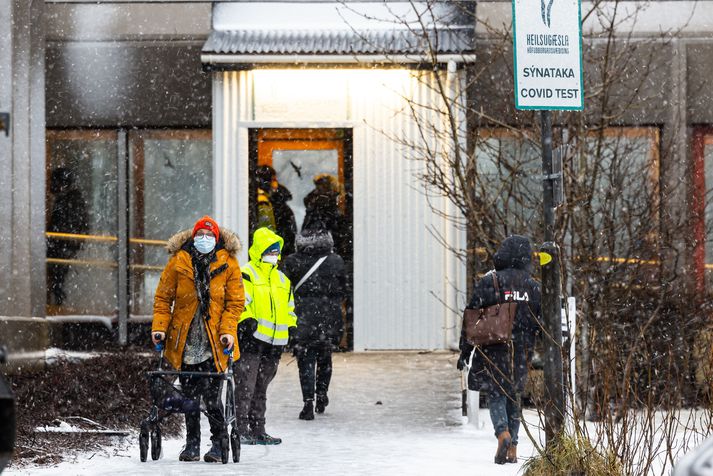 Sýnatökur á Suðurlandsbraut heyra sögunni til en þegar manninum var neitað um gistingu hafði öllum sóttvarnaraðgerðum verið aflétt.