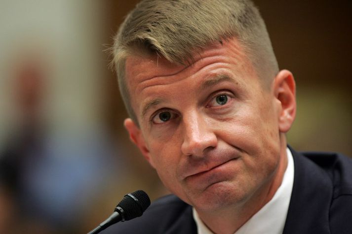 Erik Prince sagði þingnefnd í fyrra að fundur hans með stjórnanda rússnesks fjárfestingasjóðs hafi ekki verið skipulagður fyrirfram. Hann sagðist einnig hafa ástæðu til að ætla að bandaríska leyniþjónustan læki upplýsingum um sig.