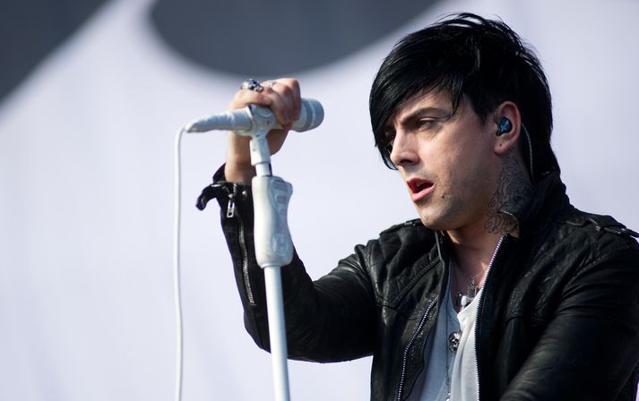 Watkins gerði garðinn frægan með þungarokkssveitinni Lostprophets.