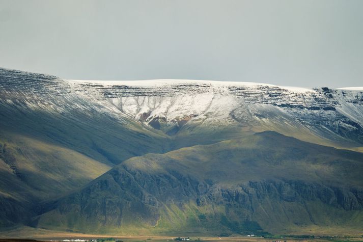 Það á að vera bjart framan af degi sunnanlands en gæti þá farið að rigna líkt og annars staðar á landinu. 