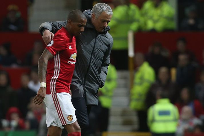 José Mourinho talaði afar vel um Ashley Young eftir leikinn í kvöld.