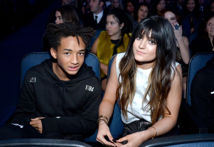 Jaden Smith og Kylie Jenner hafa verið góðir vinir lengi en opinberuðu samband sitt í brúðkaupinu um helgina.