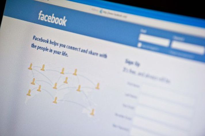 Það bera ð fara að öllu með gát þegar Facebook er annars vegar. Mynd/ AFP.