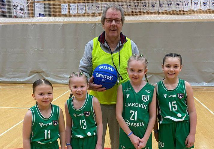 Hilmar Hafsteinsson náði að dæma hjá langafabarni sínu.