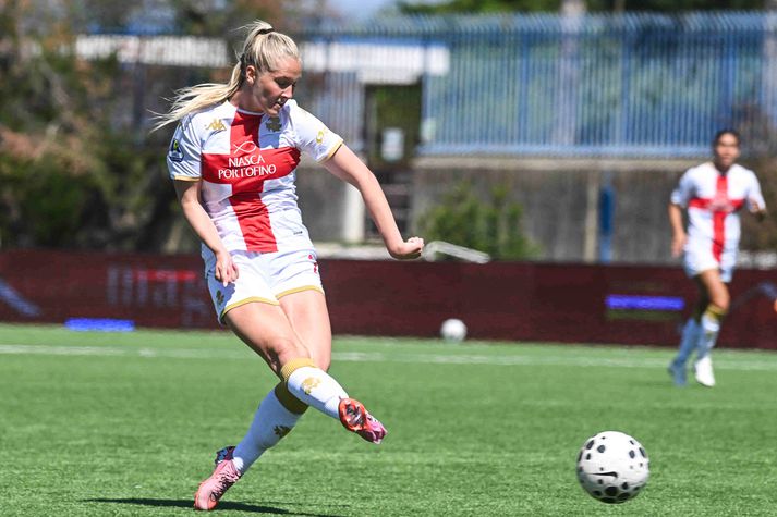 Birta í leik með Genoa