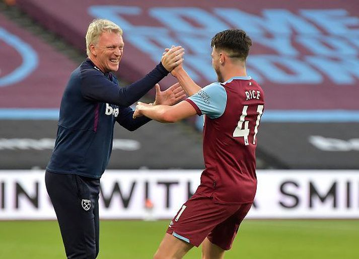 Declan Rice og David Moyes fagna þriðja marki West Ham í kvöld.