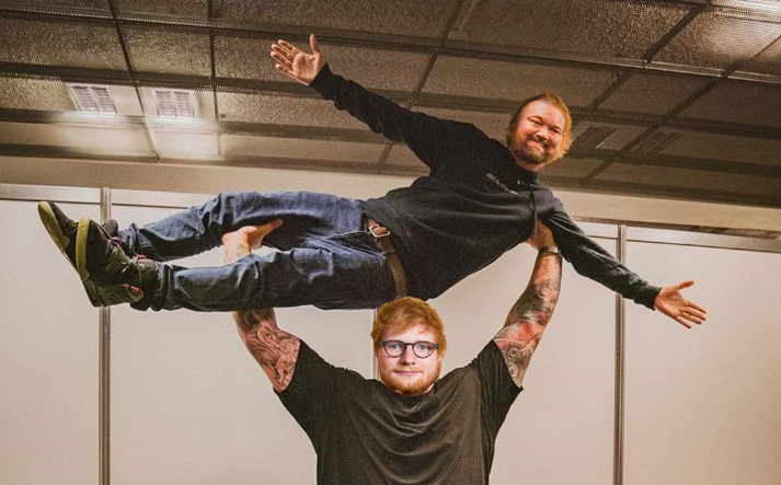Netverjar hafa leikið sér að myndinni.