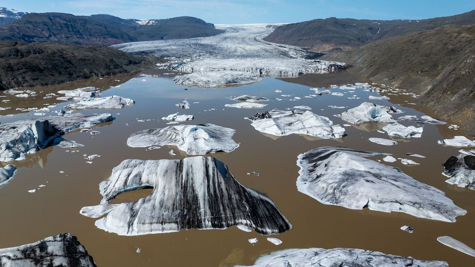 Óvenju­heitt frá norður­skauti til Miðjarðar­hafs í fyrra