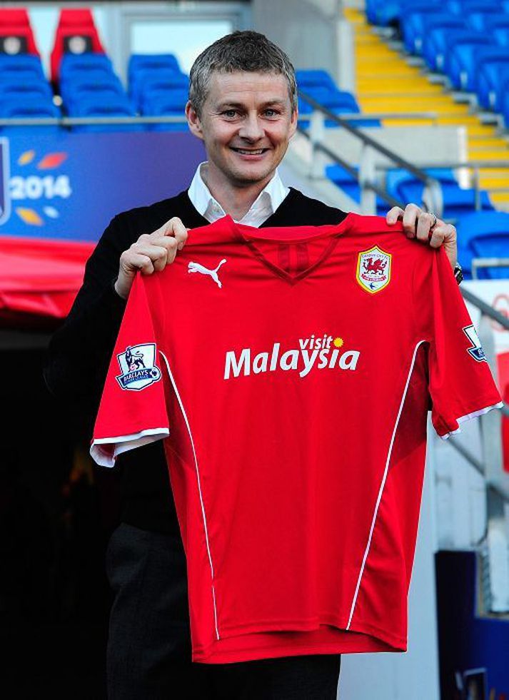 Solskjær með treyju Cardiff.