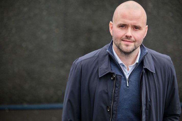 Sigvaldi Egill Lárusson, ráðgjafi hjá Hugsýn, segir viðverustjóra dæmi um quick-fix á langtímavandamáli sem nokkuð fyrirséð er að muni ekki ná að uppræta rót veikindavandans. Horfa þurfi til úreltra viðhorfa í stjórnun, því nýtt fólk á vinnumarkað hugsi allt öðruvísi en þeir sem eldri eru.