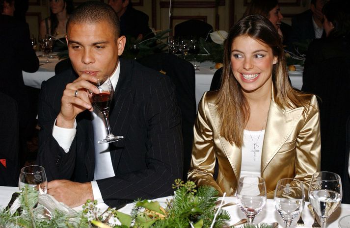 Ronaldo hefur örugglega oft saknað kærustunnar þegar hann var einn a hótelherbergi með landsliðinu.