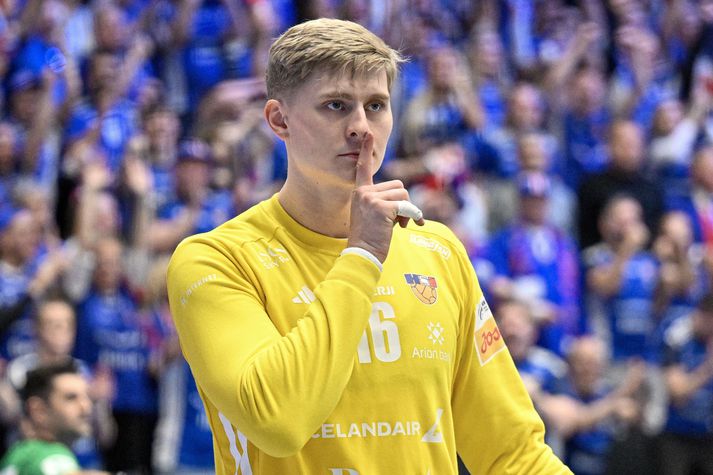 Íslenski landsliðsmarkvörðurinn Viktor Gísli Hallgrímsson var í stuði í kvöld.
