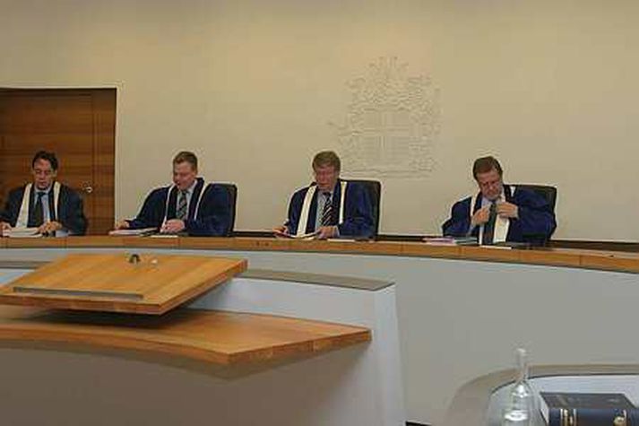 Hæstiréttur fjallar um hæfni umsækjenda samkvæmt lögum.