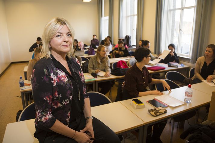 Guðlaug Stella segir Íslenskuþorpið sívaxandi verkefni sem þurfi aukinn stuðning. Íslendingar séu jákvæðir í að hjálpa til við aðlögun og íslenskukennslu. 