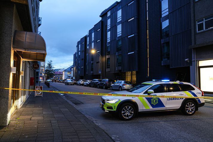 Lögregla girti svæðið af.