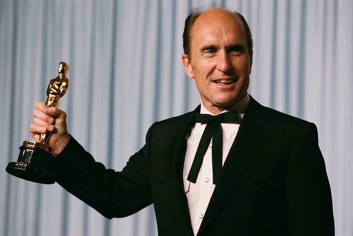Robert Duvall með óskarsverðlaun fyrir besta leik í aðalhlutverki fyrir myndina  Tender Mercies.