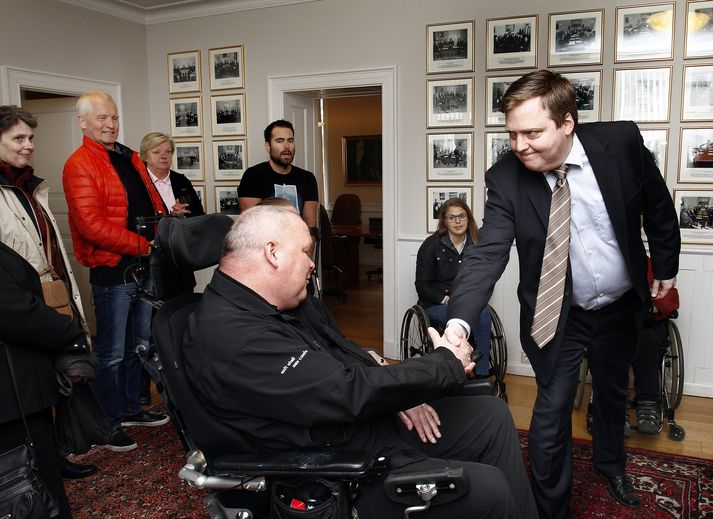 Fulltrúar Mænuskaðastofnunar Íslands, SEM samtaka endurhæfðra mænuskaddaðra, MS félagsins, MND félag Íslands, Lauf félag flogaveikra, Heilaheill, Geðhjálpar og Parkinsonfélagsins hittu Sigmund Davíð Gunnlaugsson í dag.