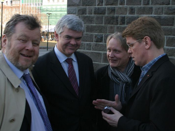 Einar sést hér með þáverandi félögum sínum á þingi Össuri Skarphéðinssyni, Magnúsi Stefánssyni og Merði Árnasyni. Myndin tekin í mars árið 2007.