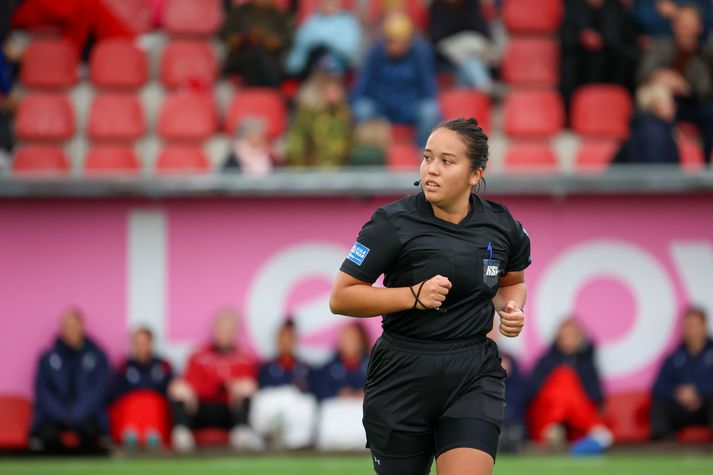 Soffía Ummarin Kristinsdóttir hefur dæmt leiki í Bestu deildinni og staðið sig vel.