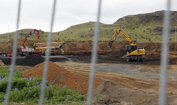 Eykt hefur hafið framkvæmdir við nýbyggingu Framhaldsskólans í Mosfellsbæ. Verklok eru áætluð fyrir árslok 2013. Fréttablaðið/Pjetur