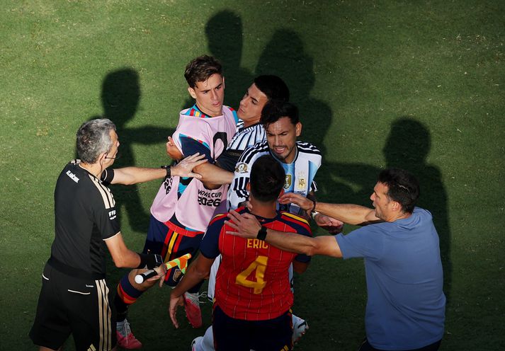 Leandro Paredes var verulega illur í leikslok.