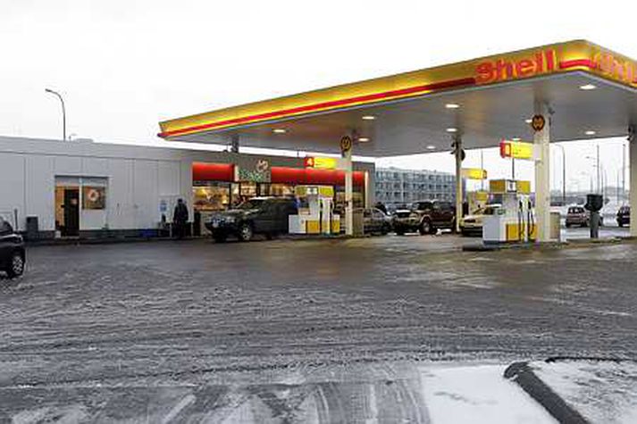 Slysið átti sér stað skammt frá Select við Breiðholtsbraut.