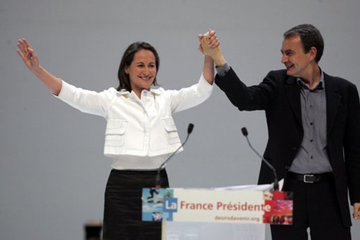 Segolene Royal, sem getur orði fyrsti kvenforseti Frakklands, og Jose Luis Zapatero, forsætisráðherra Spánar, á kosningafundi í Toulouse í gær.