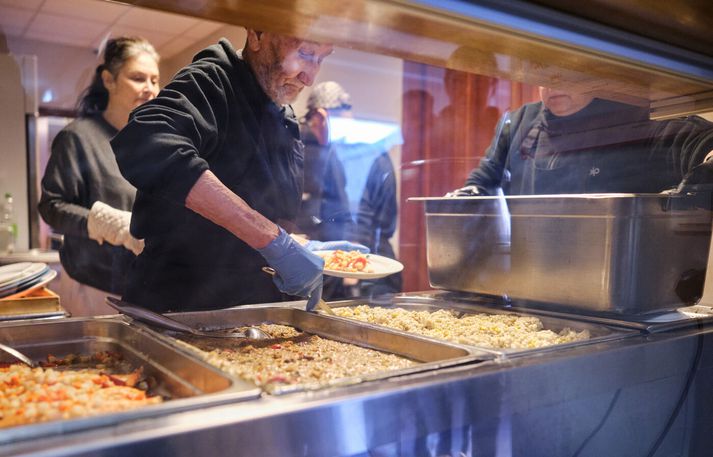 Hádegismaturinn þennan mánudag. Yfirleitt er súpa og annar heitur réttur.   