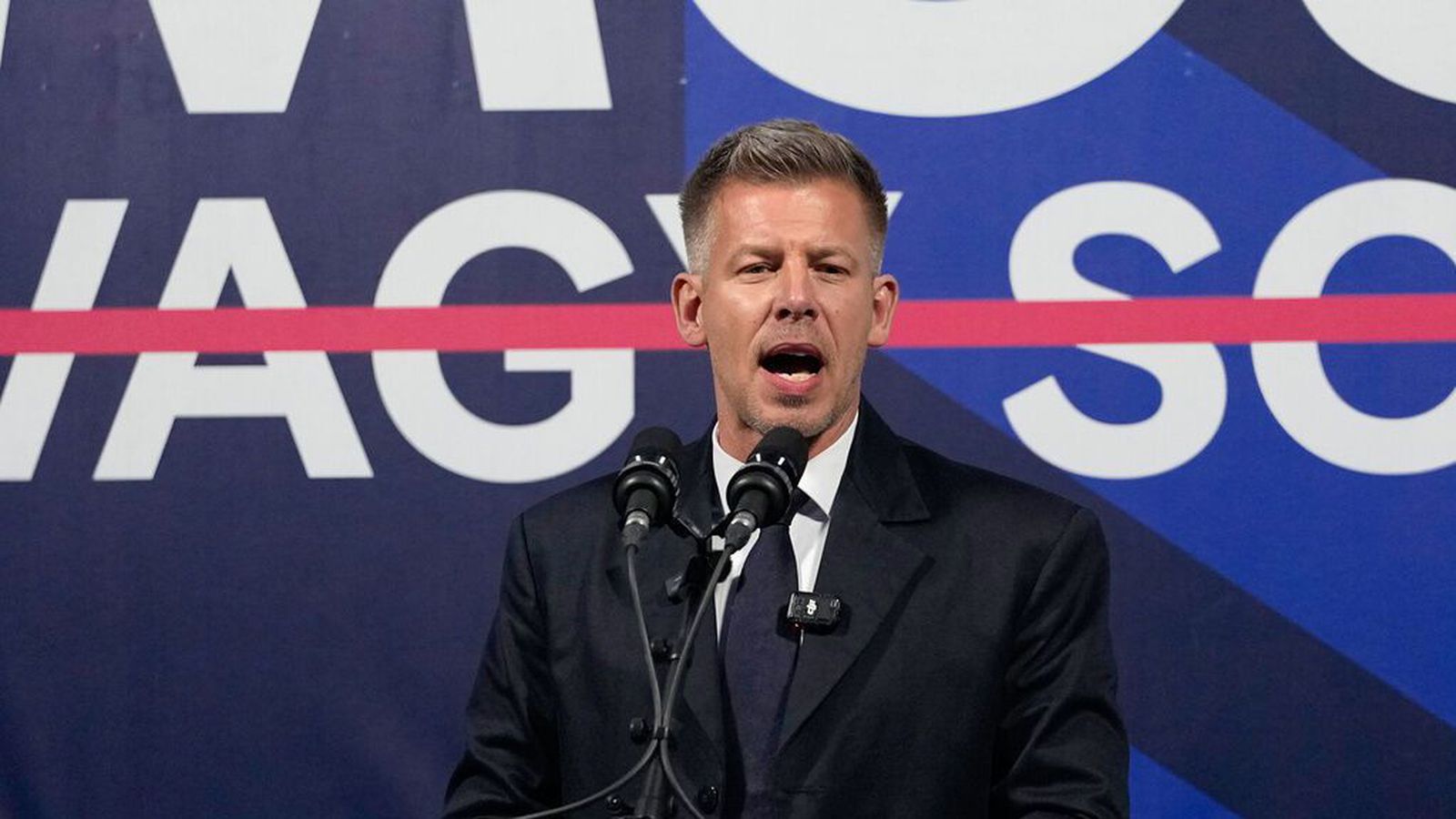 Orbán skákað í síðustu skoðana­könnuninni