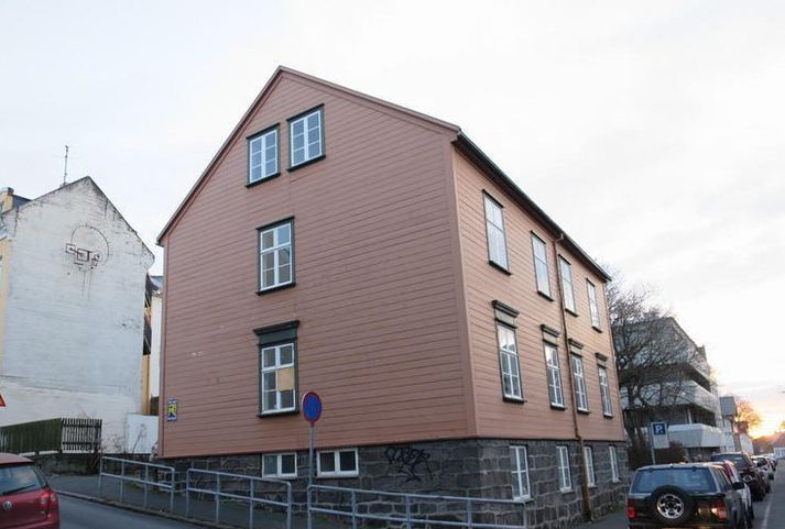 Farsóttarhúsið var byggt á árunum 1882-1884.