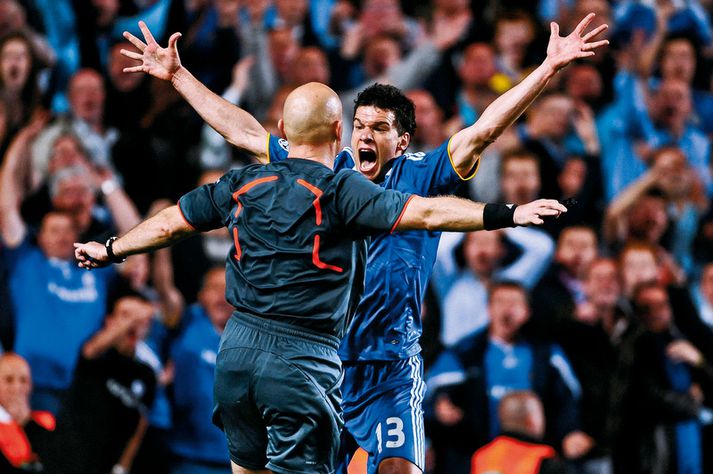 Michael Ballack ekki parhrifinn af norska dómaranum Tom Hennig Øvrebø.