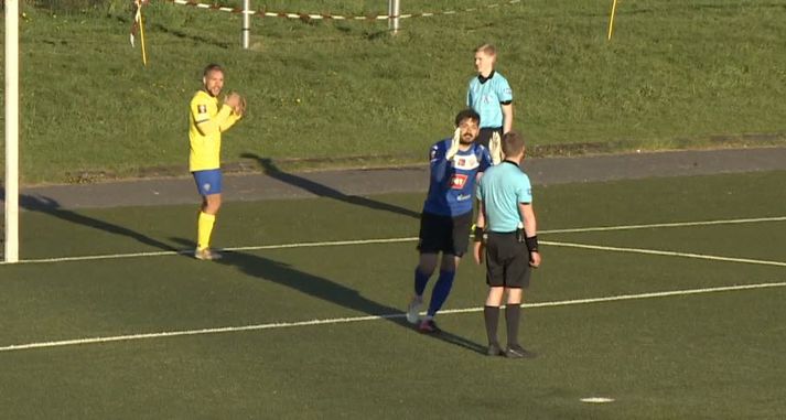 KA-menn voru allt annað en sáttir við að þarna hefði ekki verið dæmt mark.