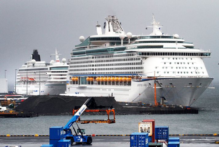 Skemmtiferðaskipið lagði úr höfn í Reykjavík í gærkvöldi. Mynd tengist frétt ekki beint.